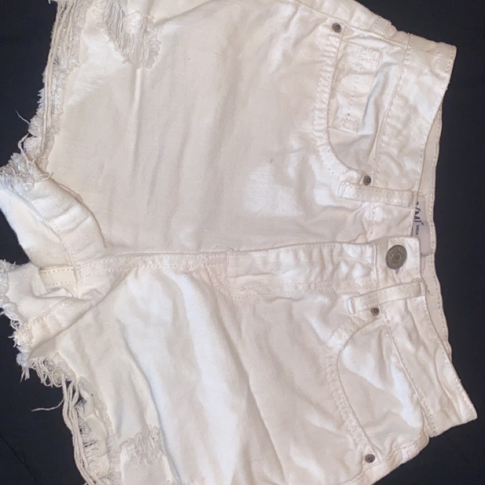 White high wasted ripped jean shorts so cute and fits curves good